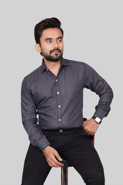 Men's Regular Fit Solid Spread Collar Casual Dark Grey Shirt