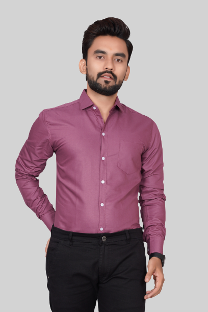 Men's Regular Fit Solid Spread Collar Casual Magenta Shirt