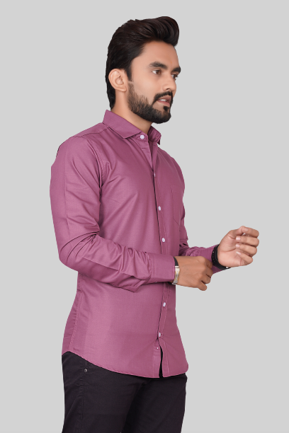Men's Regular Fit Solid Spread Collar Casual Magenta Shirt