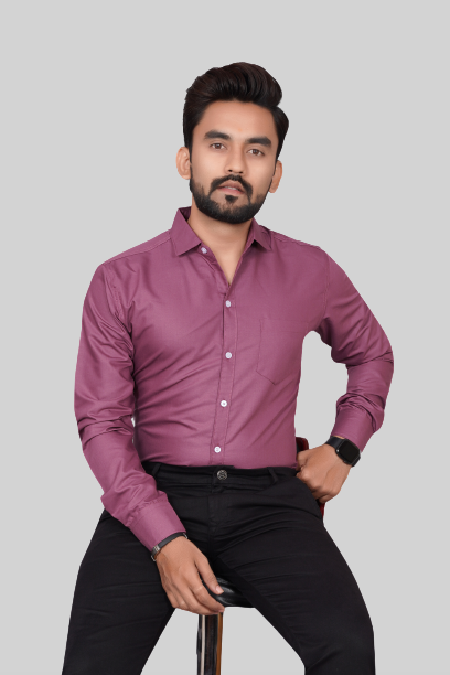 Men's Regular Fit Solid Spread Collar Casual Magenta Shirt