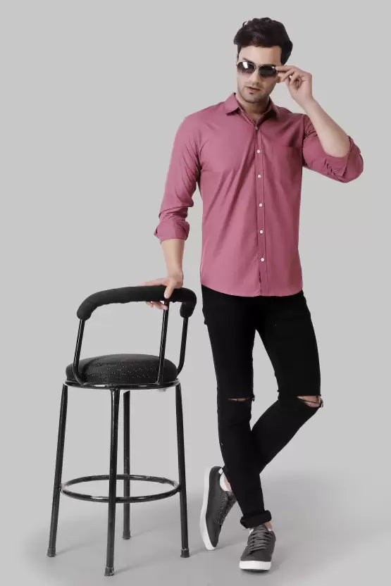 Men's Regular Fit Solid Spread Collar Casual Magenta Shirt