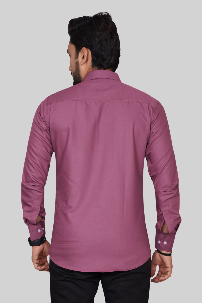Men's Regular Fit Solid Spread Collar Casual Magenta Shirt