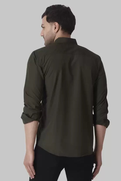 Men's Regular Fit Solid Spread Collar Casual Mehndi Green Shirt