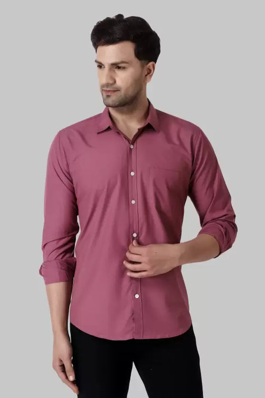 Men's Regular Fit Solid Spread Collar Casual Magenta Shirt