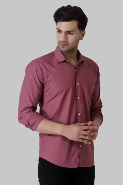 Men's Regular Fit Solid Spread Collar Casual Magenta Shirt